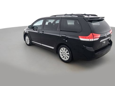 Used 2014 Toyota Sienna Limited w/ Limited Premium Package image 7