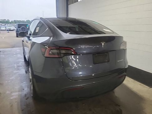 Used 2023 Tesla Model Y Long Range AWD/4WD image 4