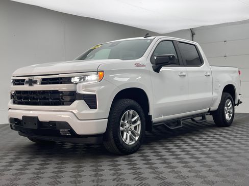 Used 2024 Chevrolet Silverado 1500 RST AWD/4WD image 2
