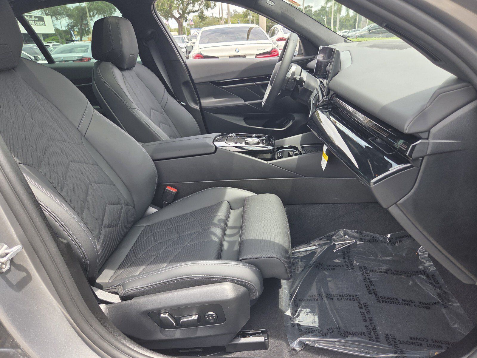 Used 2026 BMW 530i w/ M Sport Package RWD image 17
