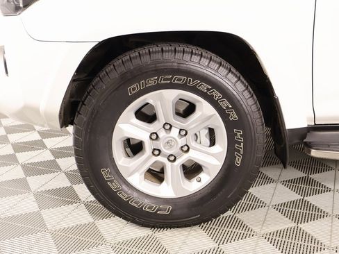 Used 2015 Toyota 4Runner SR5 image 19