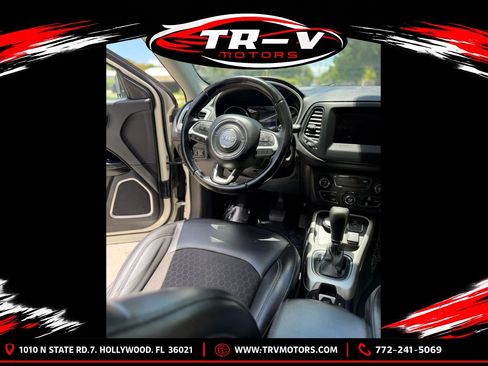 Used 2019 Jeep Compass Latitude AWD/4WD image 17