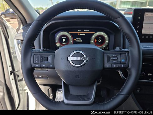 Used 2025 Nissan Rogue SL AWD/4WD image 22