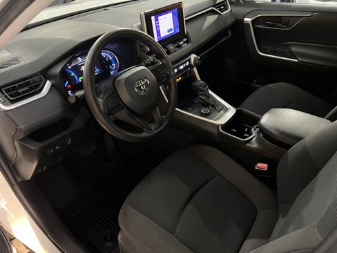 Used 2023 Toyota RAV4 LE image 13