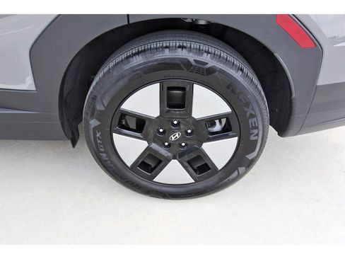 Used 2025 Hyundai Santa Fe SEL FWD image 29