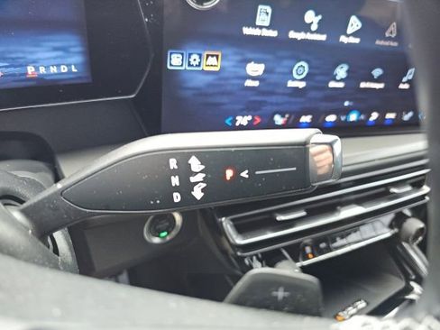 Used 2024 Chevrolet Traverse LT image 44