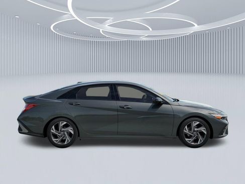 New 2026 Hyundai Elantra SEL Sport image 7