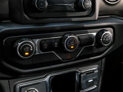 Used 2020 Jeep Wrangler Unlimited Sport AWD/4WD image 24