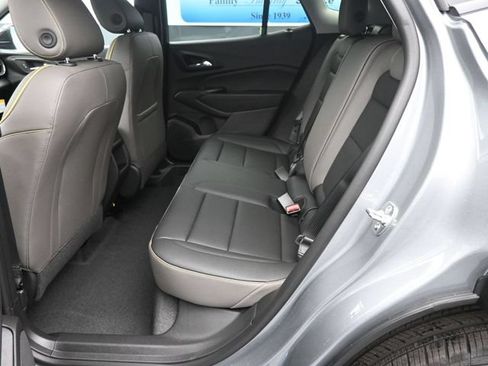 Used 2025 Chevrolet Trax ACTIV w/ Driver Confidence Package FWD image 9