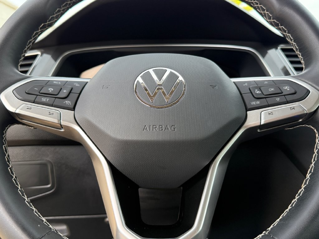 Used 2023 Volkswagen Tiguan SE w/ Panoramic Sunroof Package AWD/4WD image 20