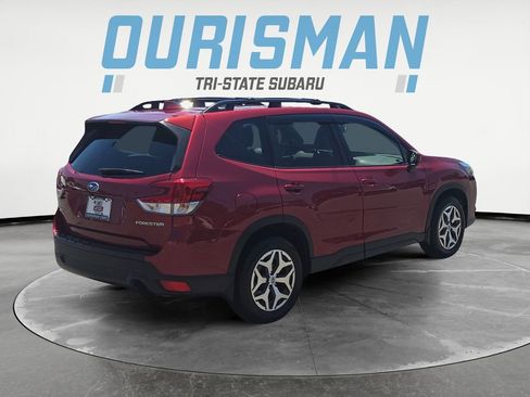 Used 2022 Subaru Forester Premium AWD/4WD image 6