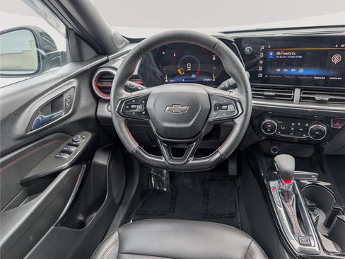 Used 2024 Chevrolet Trax RS w/ Driver Confidence Package FWD image 17