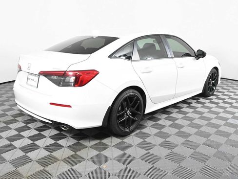 Used 2024 Honda Civic Sport image 6