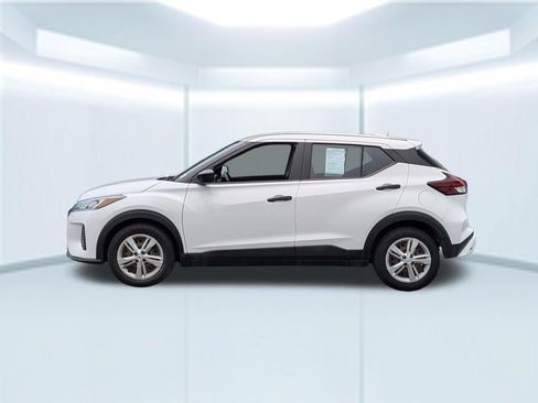 Used 2024 Nissan Kicks S FWD image 2