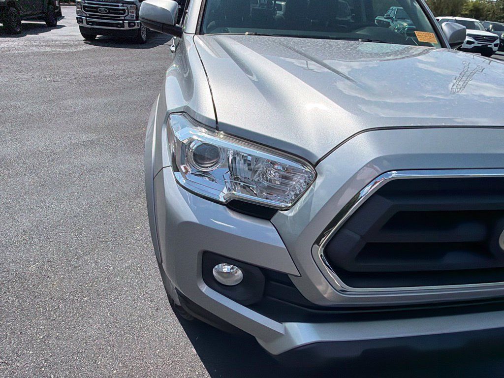 Used 2020 Toyota Tacoma SR5 AWD/4WD image 27