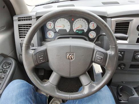 Used 2007 Dodge Ram 1500 Truck SLT image 13