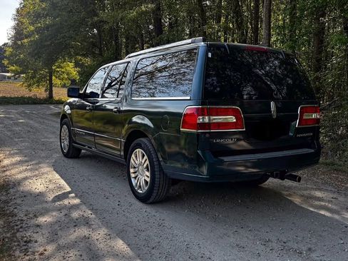 Used 2012 Lincoln Navigator L 2WD image 3