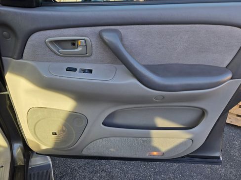 Used 2003 Toyota Sequoia SR5 image 20