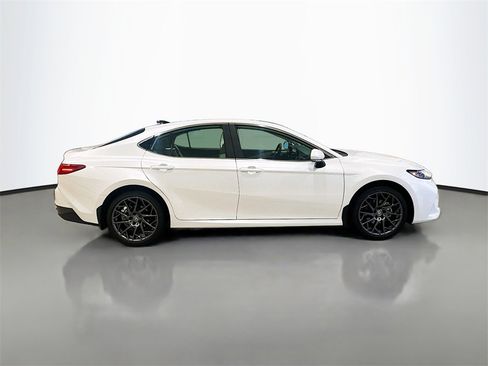 New 2026 Toyota Camry XLE image 8