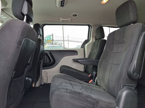 Used 2012 Dodge Grand Caravan SXT image 10