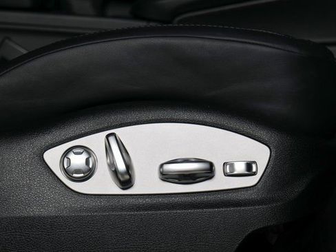 Used 2023 Porsche Macan image 24