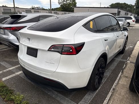Used 2021 Tesla Model Y Long Range AWD/4WD image 4