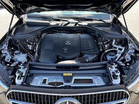 Certified 2024 Mercedes-Benz GLC 300 image 29
