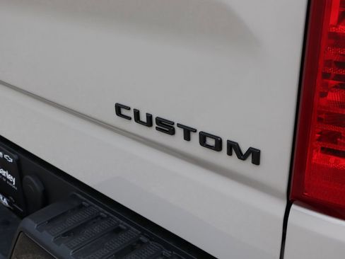 New 2026 Chevrolet Silverado 1500 Custom Trail Boss w/ LPO, Dark Essentials Package AWD/4WD image 32