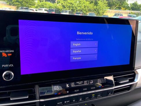 Used 2026 Toyota Sienna XLE FWD image 32