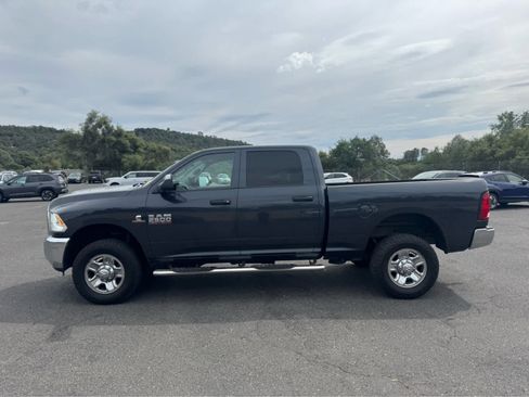 Used 2018 RAM 2500 Tradesman w/ Chrome Appearance Group image 8