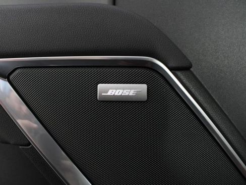 New 2026 GMC Sierra 1500 SLT image 17