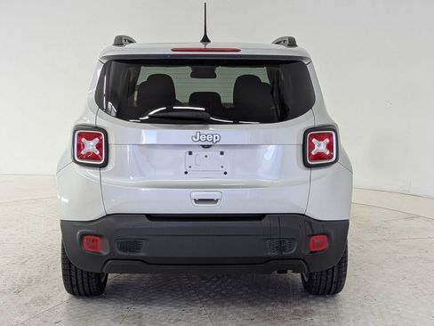 Used 2021 Jeep Renegade Latitude image 10