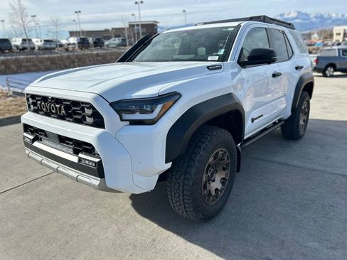 Used 2025 Toyota 4Runner Trailhunter image 5