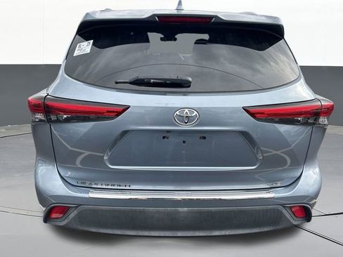 Used 2020 Toyota Highlander XLE image 5