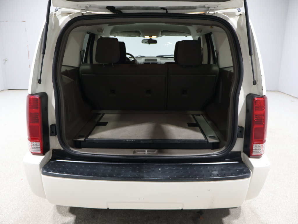 Used 2008 Dodge Nitro SXT RWD image 18