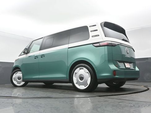 Used 2025 Volkswagen ID. Buzz 1st Edition image 27