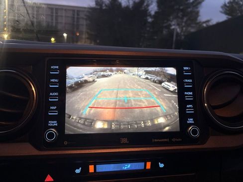 Used 2020 Toyota Tacoma SR5 image 36