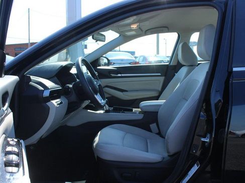 Used 2023 Nissan Altima 2.5 SV FWD image 8