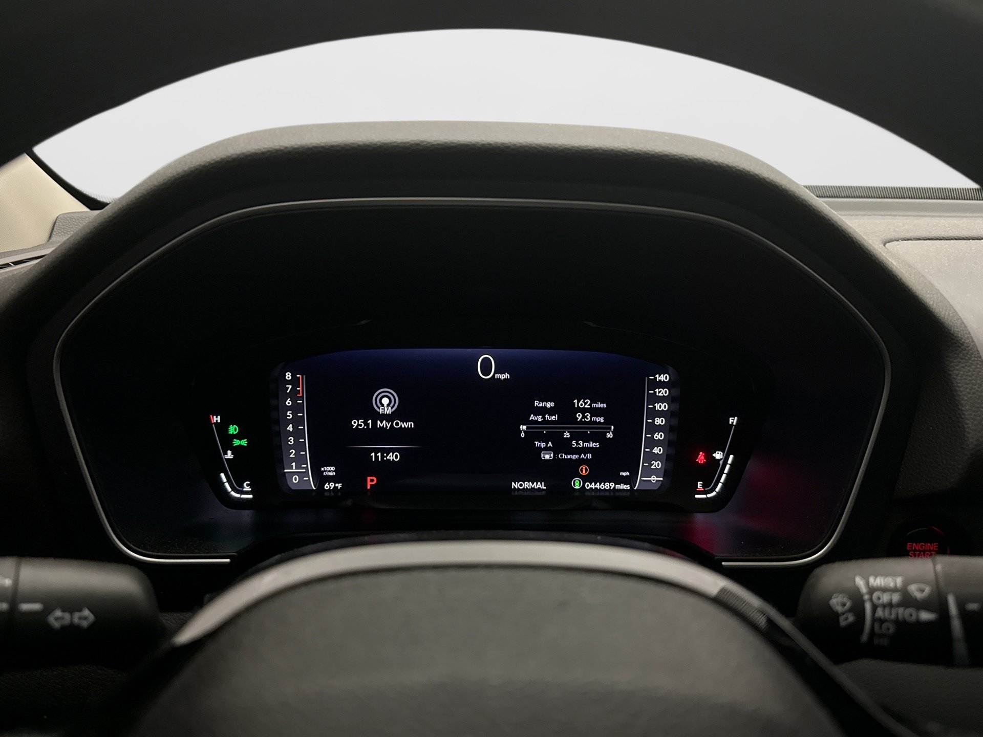 Used 2023 Honda Pilot Elite image 9