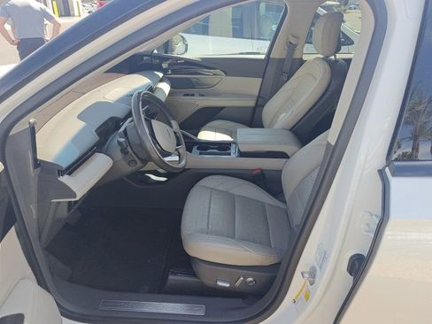 Certified 2024 Lincoln Nautilus Reserve image 3