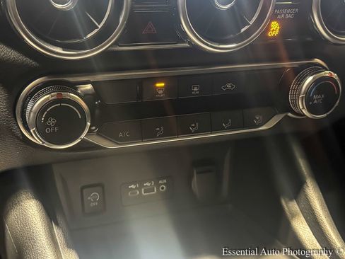 Used 2025 Nissan Sentra SV image 23