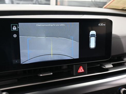 Used 2025 Kia Carnival image 22