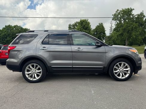 Used 2014 Ford Explorer XLT w/ Equipment Group 202A AWD/4WD image 4