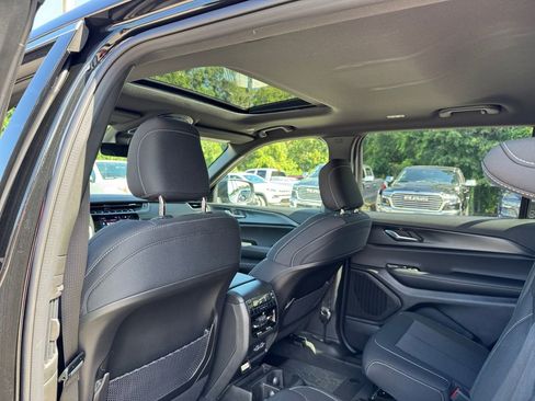 New 2025 Jeep Grand Cherokee L Laredo w/ Luxury Tech Group I image 20