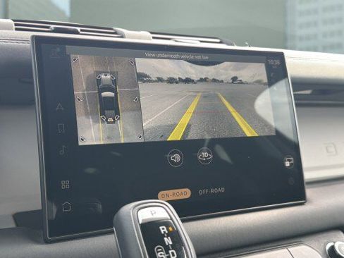 Used 2025 Land Rover Defender 110 S image 25