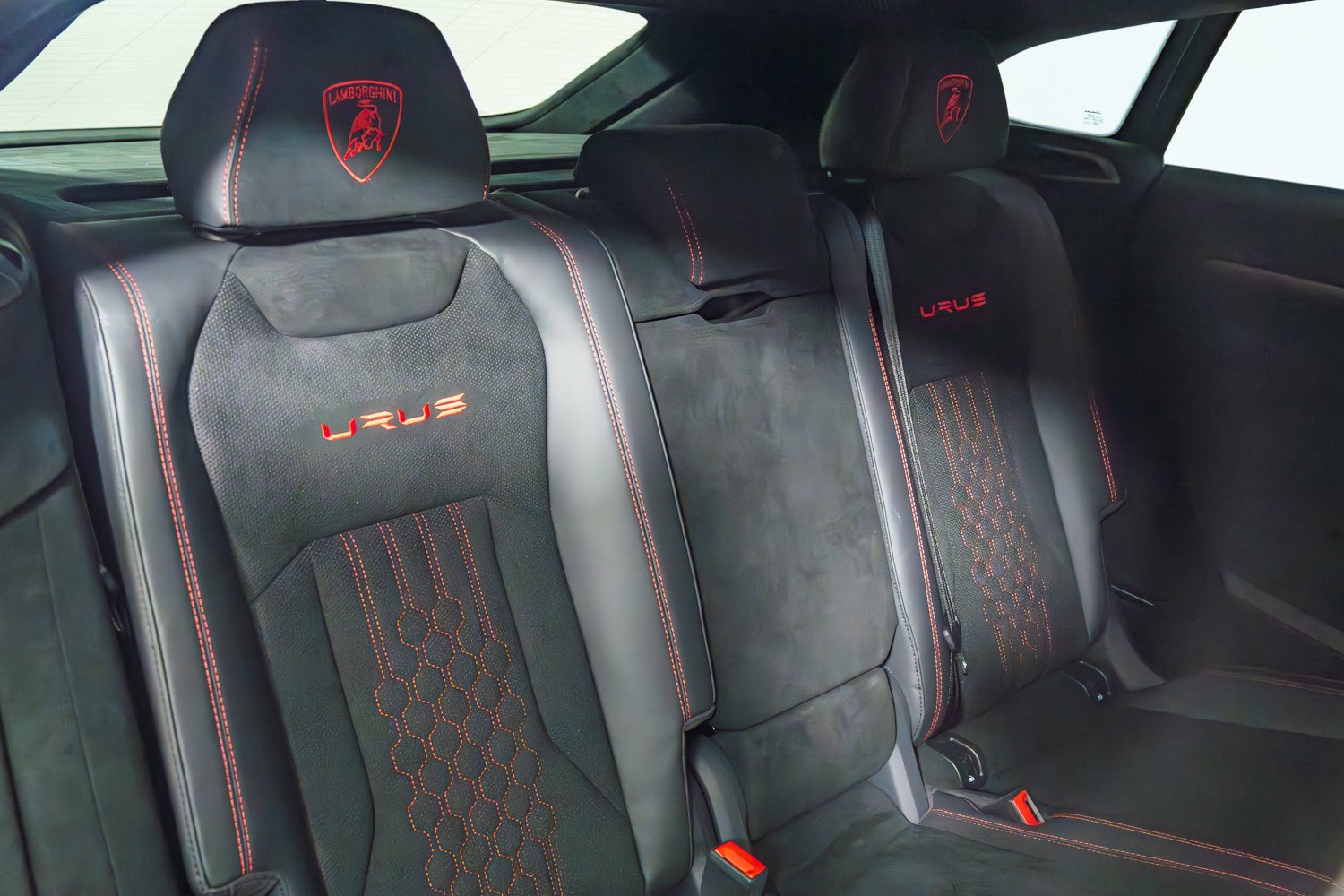 Used 2024 Lamborghini Urus Performante AWD/4WD image 36
