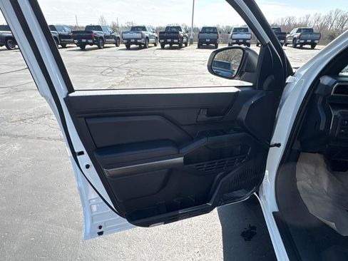 New 2026 Toyota 4Runner SR5 image 17