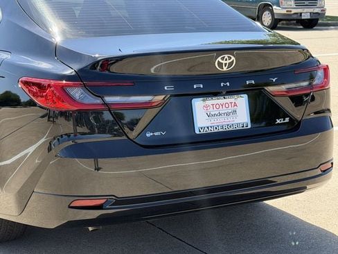 Certified 2025 Toyota Camry XLE FWD image 7