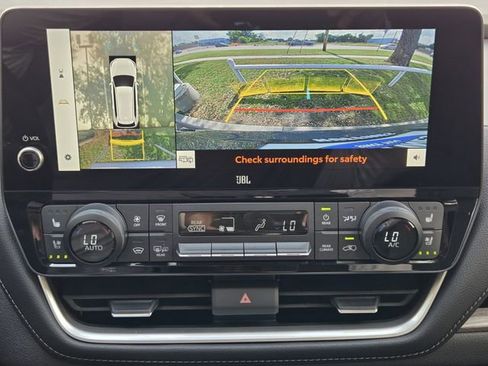 Used 2025 Toyota Grand Highlander AWD Hybrid image 21