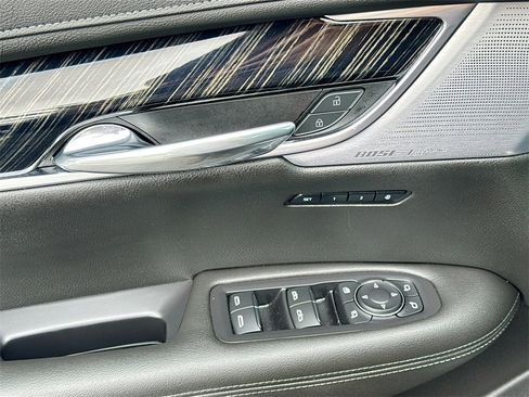 Used 2024 Cadillac XT6 Premium Luxury w/ Technology Package image 19